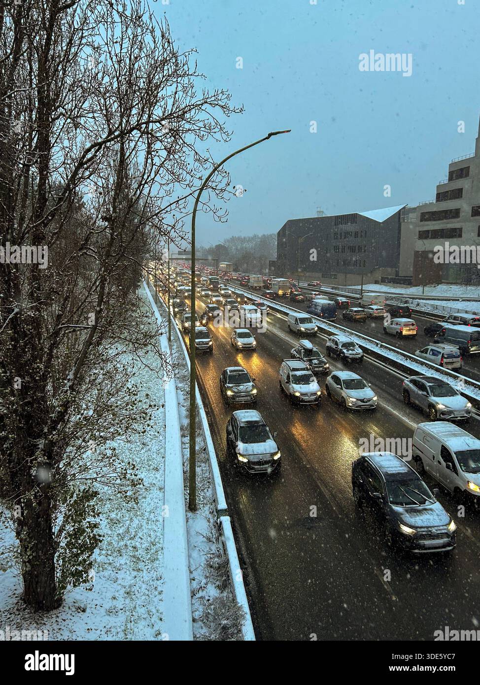 Parigi, Francia, Scene di strada, traffico stradale, tempesta di neve, condizioni meteorologiche estreme Foto Stock