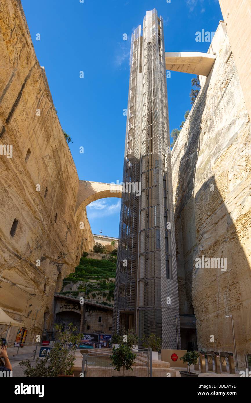 Il moderno Barrakka Lift a la Valletta, Malta. Foto Stock