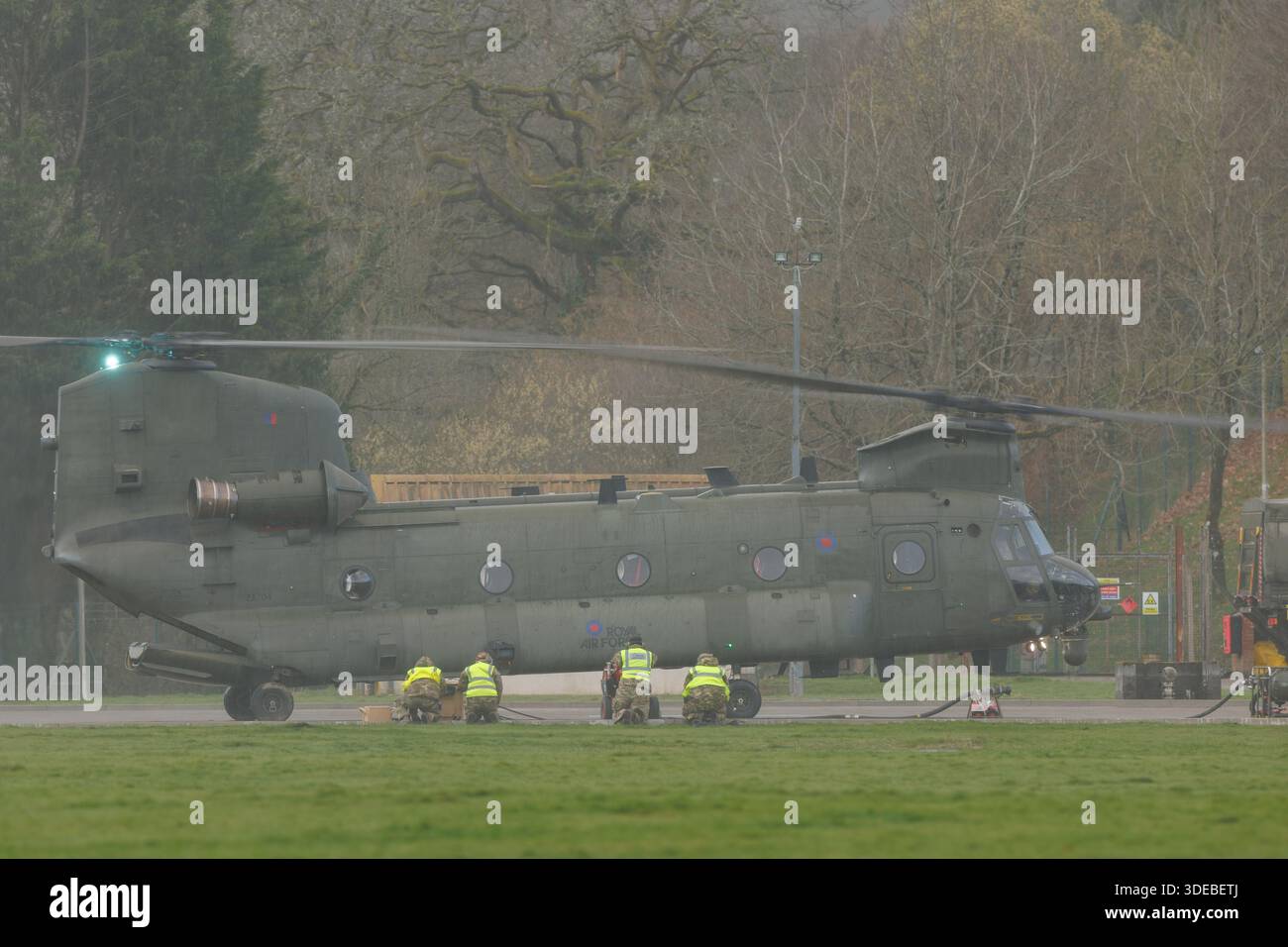 RAF CH-47 Chinooks sugli esercizi di addestramento nel Galles centrale Foto Stock