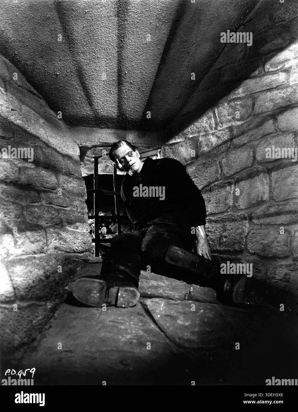 BORIS KARLOFF interpreta il mostro in FRANKENSTEIN 1931 regista JAMES, romanzo DI BALENA MARY SHELLEY sceneggiatura GARRETT FORT e FRANCIS FARAGOH Cinematography ARTHUR EDESON Make-up JACK PIERCE Universal Pictures Foto Stock