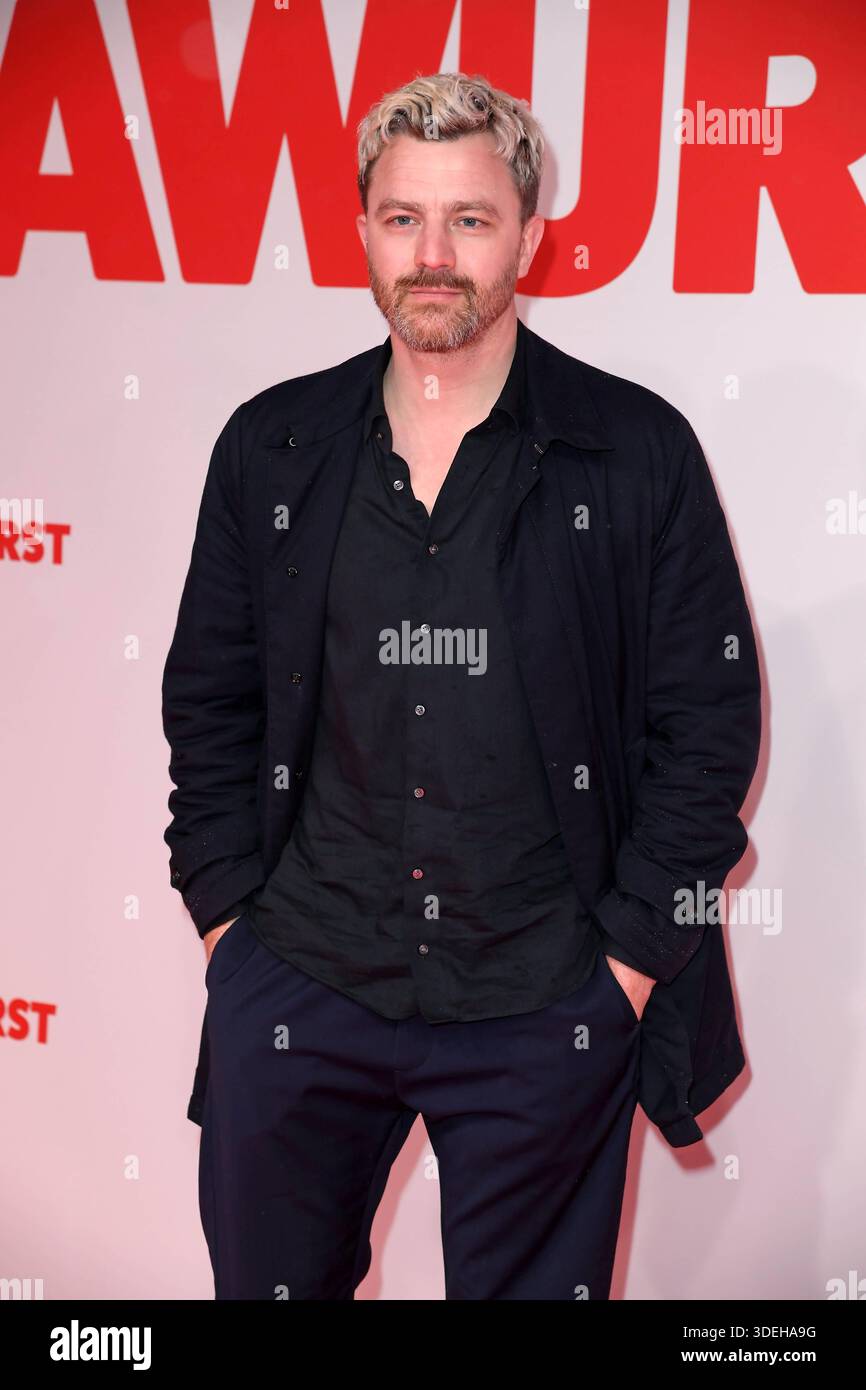 Friedrich Mücke bei der Weltpremiere des Kinofilms EXTRAWURST im Lichtburg Kino in Essen am 07.01.2026 *** Friedrich Mücke alla prima mondiale del film EXTRAWURST al cinema Lichtburg di Essen il 07 01 2026 Foto Stock