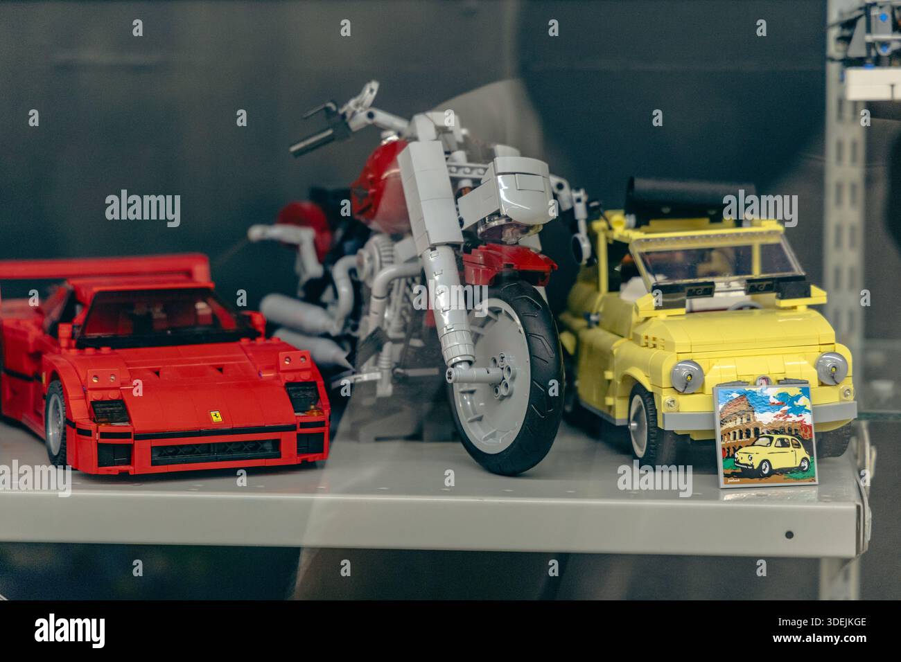 Colorato Lego Sport Car Moto compatto Foto Stock