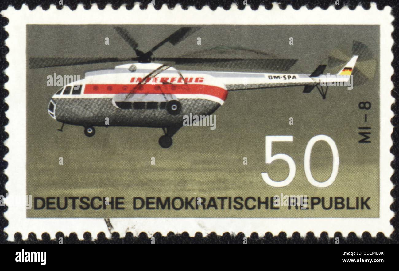 GDR - CIRCA 1969: Un francobollo stampato nella RDT (Germania Est) mostra Helicopter mi-8, circa 1969 Foto Stock