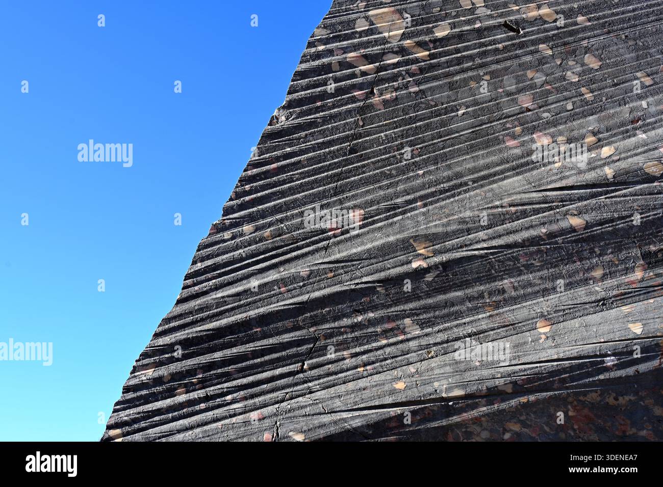 Schema dei segni di sega sulla lastra di marmo nella cava di marmo o Marbrière sulle pendici meridionali del Mont o della Montagne Sainte Victoire Provence Francia Foto Stock