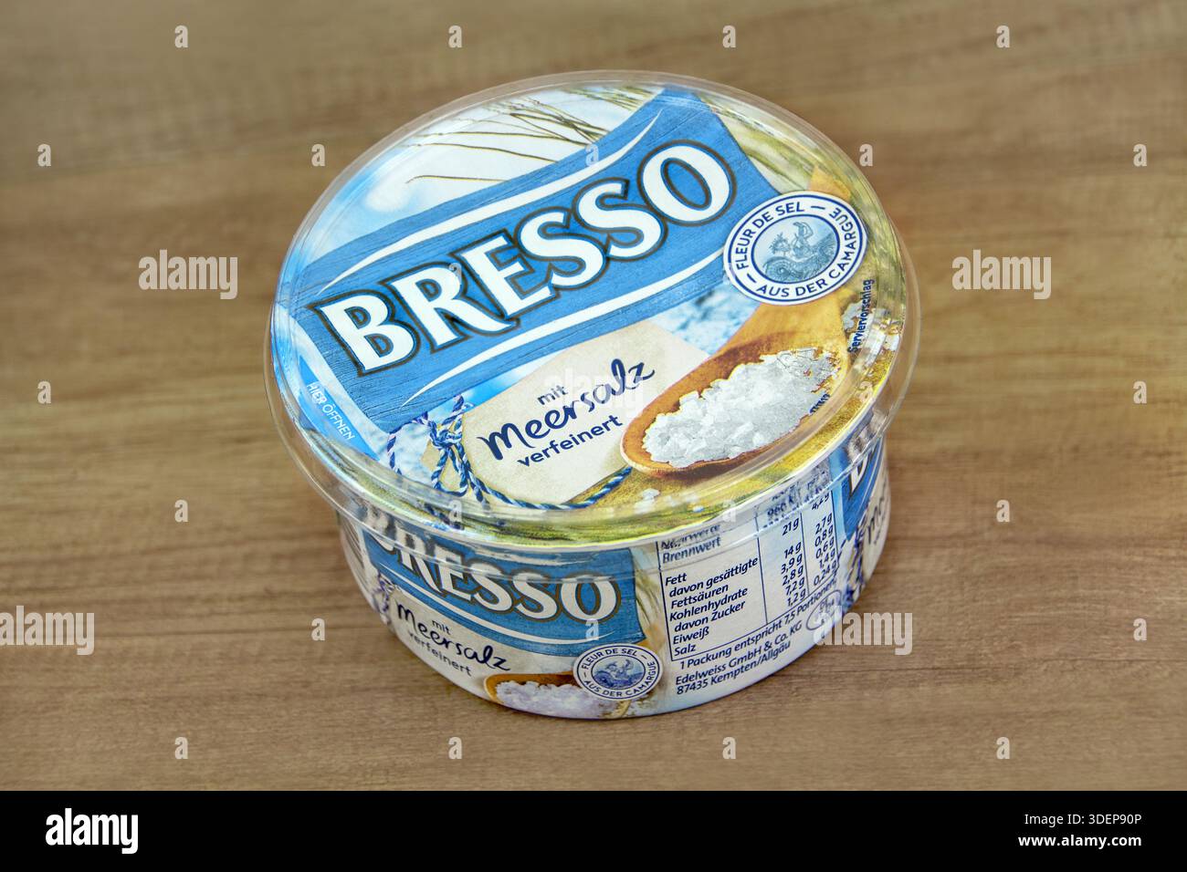 1 Becher Bresso Käse mit Meersalz Foto Stock