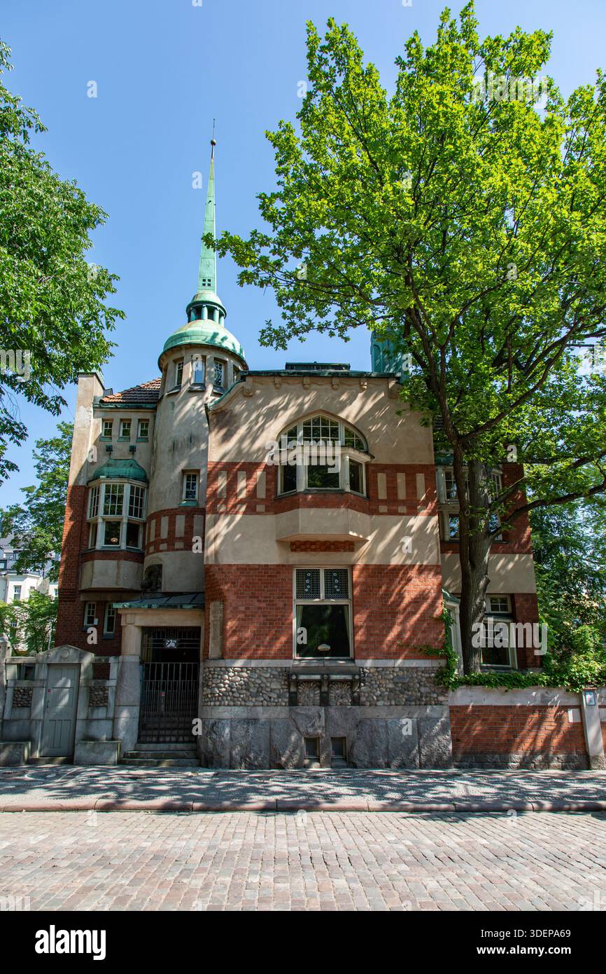 Villa Johanna, una residenza privata in stile romantico nazionale, progettata da Selim A. Lindqvist e completata nel 1906, a Laivurinkatu 25 nel quartiere di Eira Foto Stock
