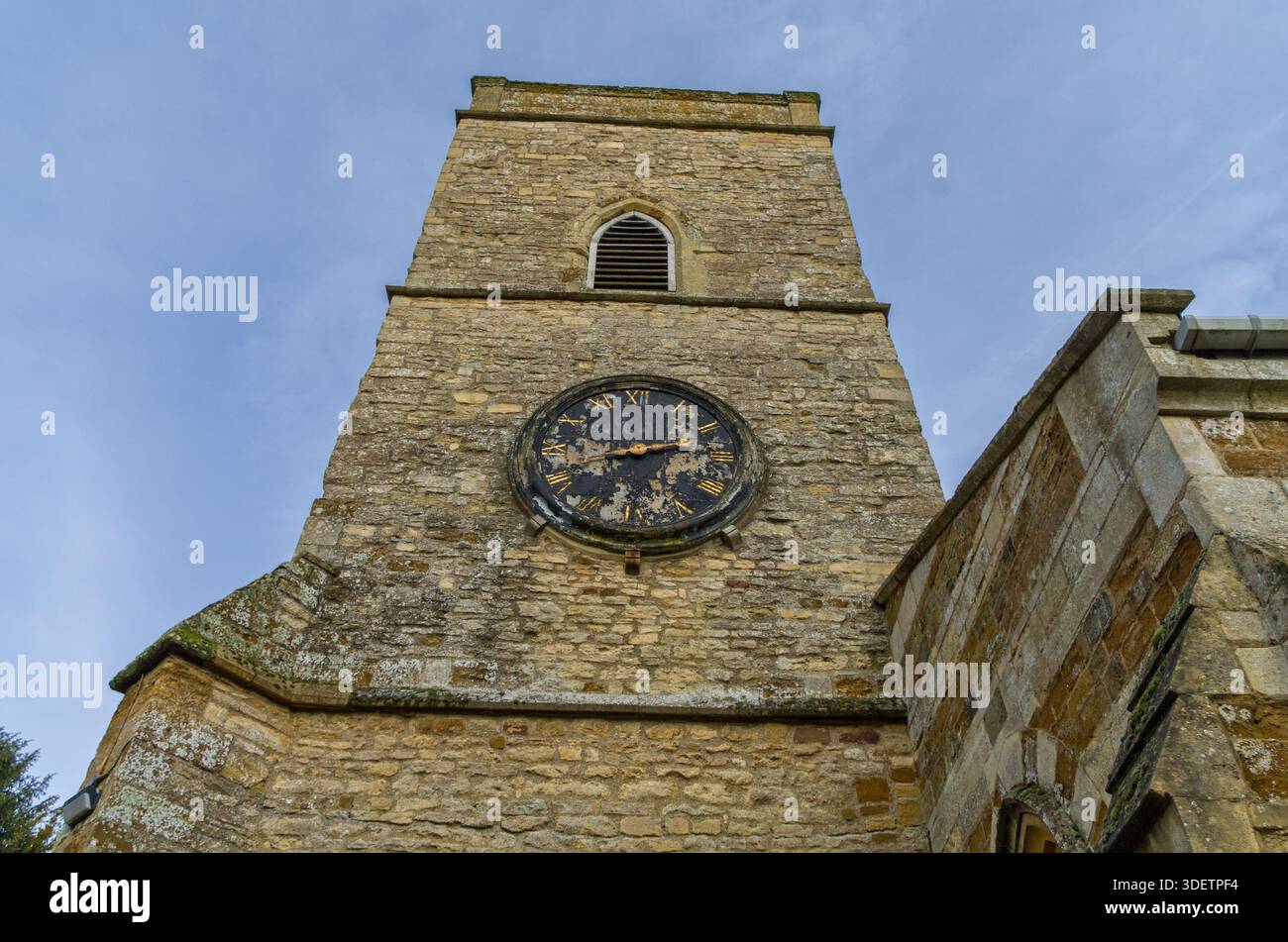 Chiesa di Santa Maria Maddalena, villaggio di Horton, Northamptonshire, Regno Unito; storica chiesa normanna nota per la sua torre del XIII secolo. Foto Stock