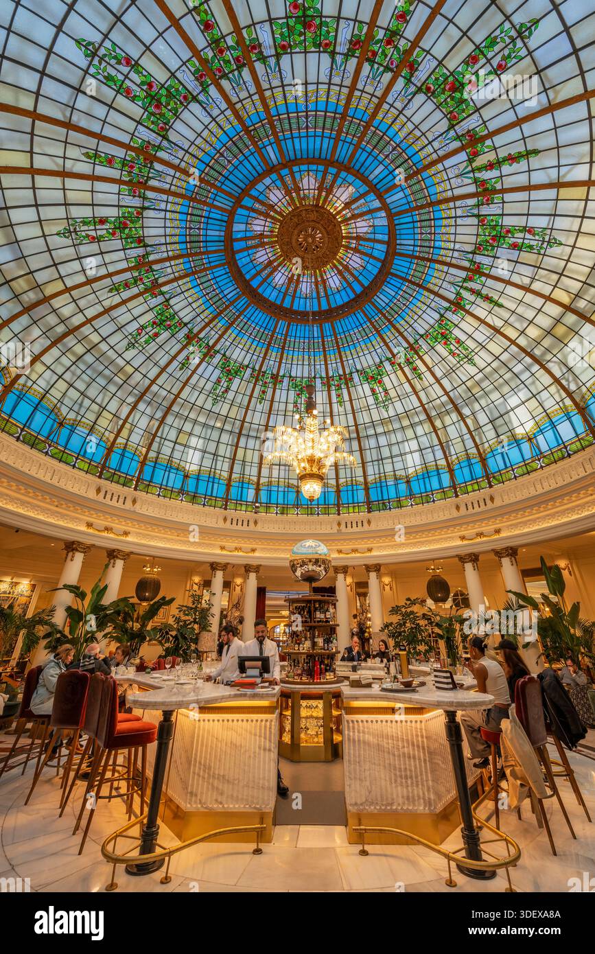 Cupola di vetro colorato, The Palace Hotel, Madrid, Spagna Foto Stock