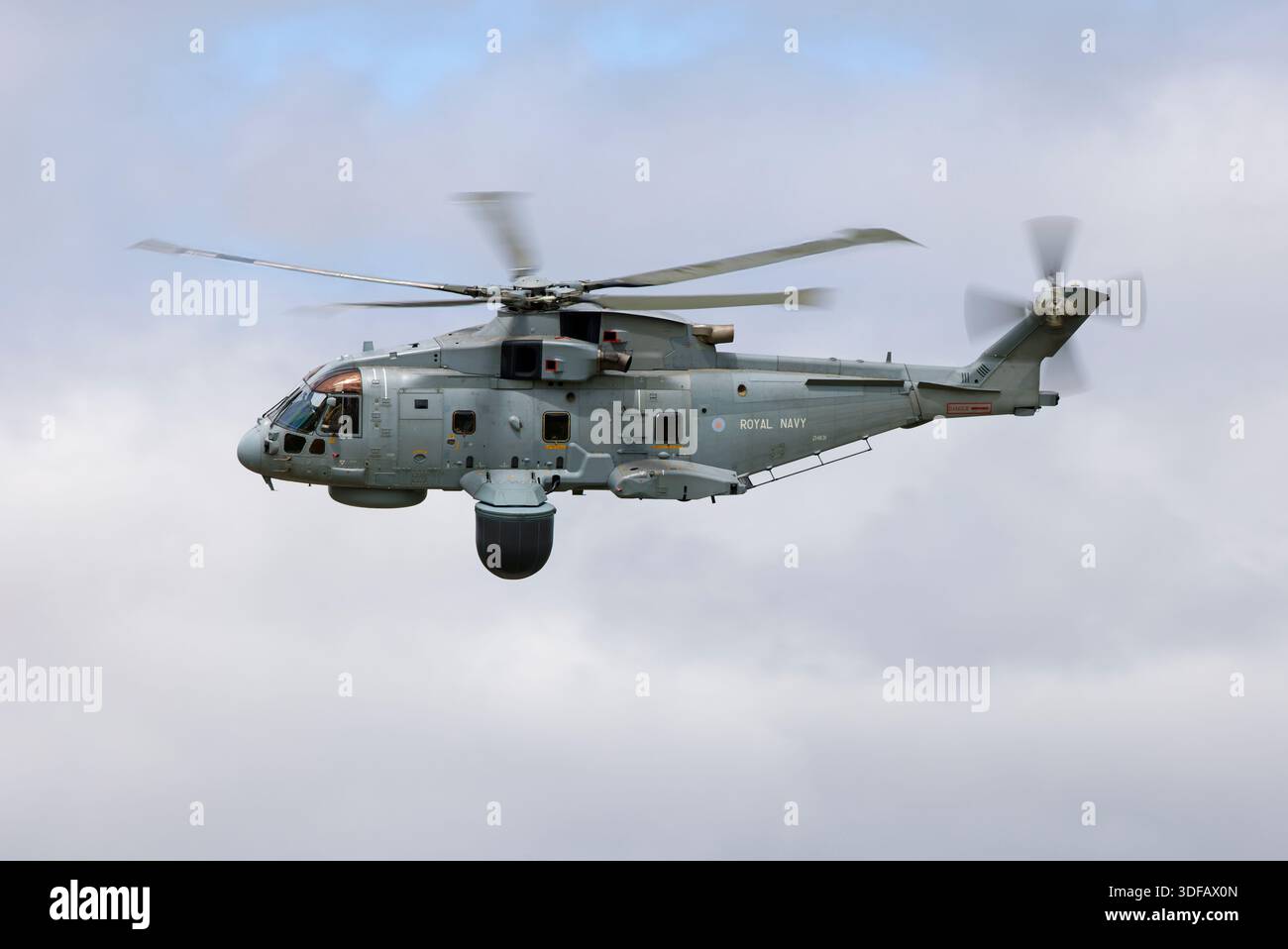 Fairford, Gloucestershire, Inghilterra, Regno Unito - 22 luglio 2024: British Royal Navy AgustaWestland, Leonardo Helicopters EH101 Merlin HM2 AEW, ZH831 Foto Stock
