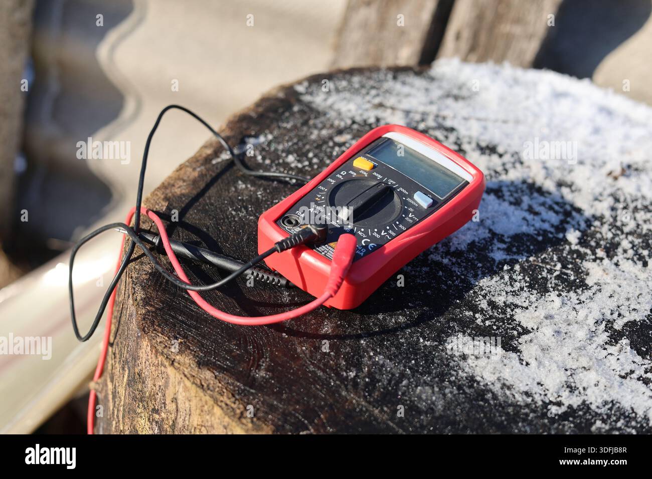 Multimetro elettrico, per la sicurezza dei lavori elettrici Foto Stock