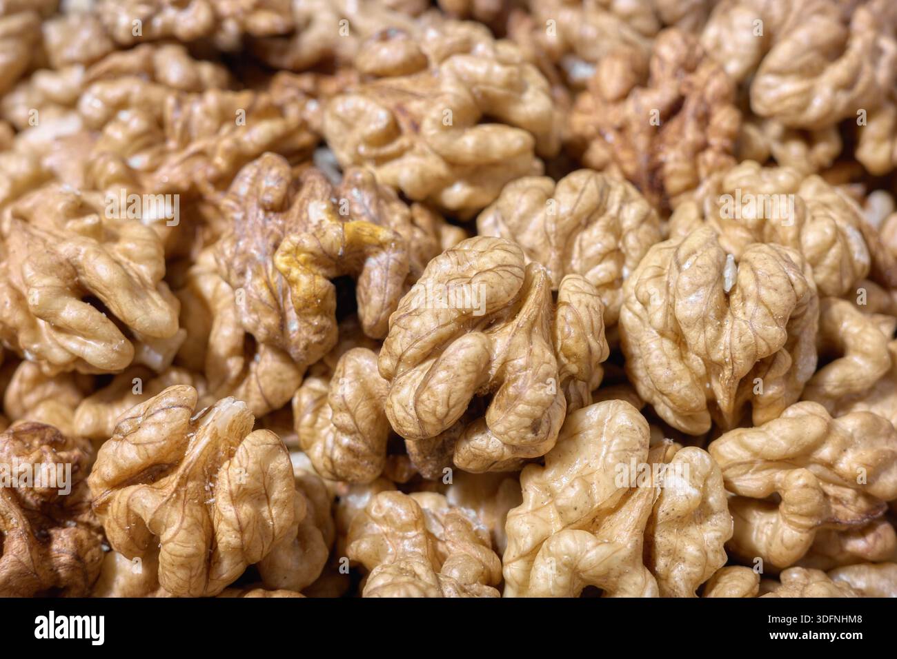 Primo piano di noci fresche, concentrazione selettiva. Foto Stock