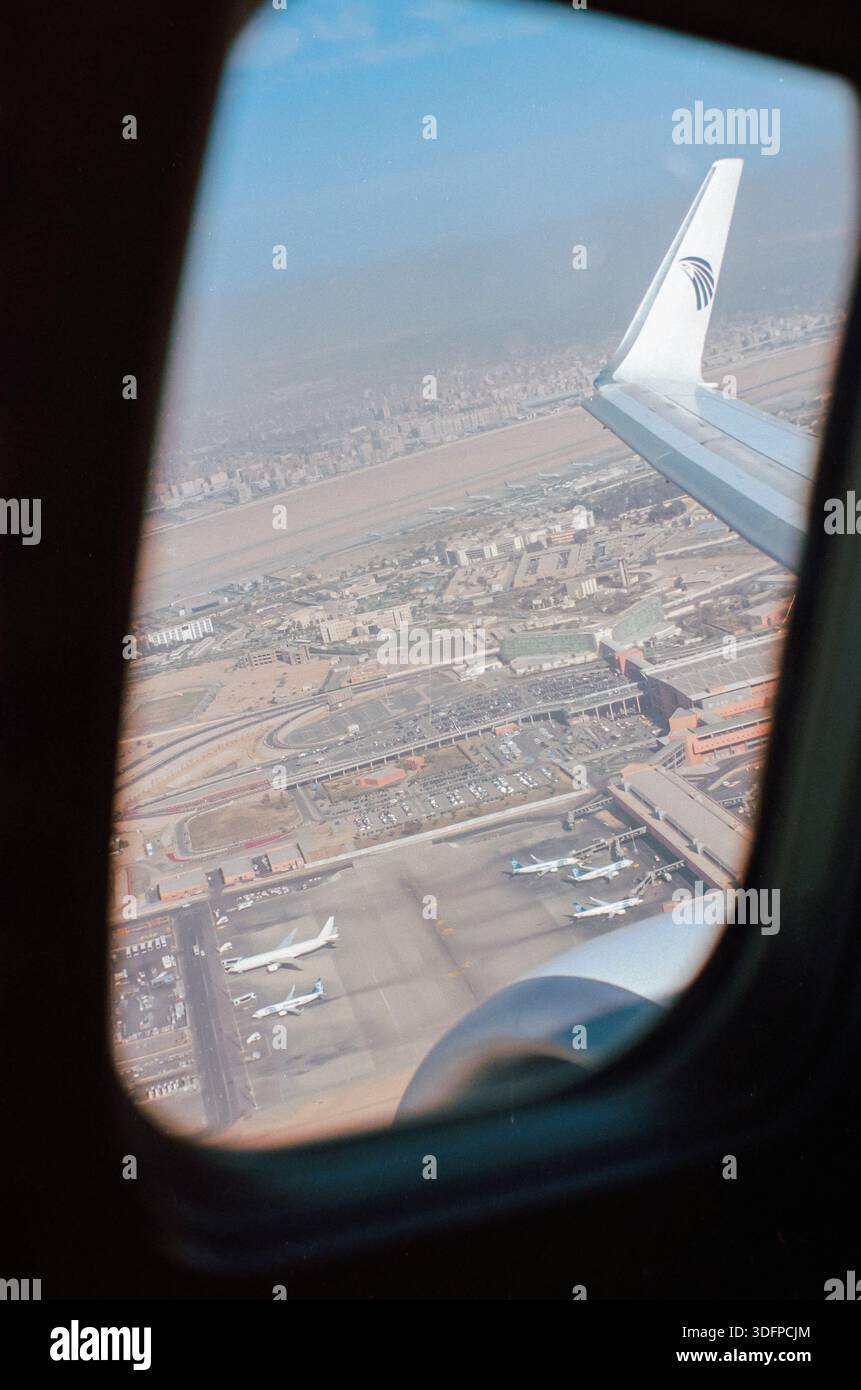 Vista dall'aeroplano di EgyptAir sull'aeroporto internazionale di Sharm El Sheikh, Egitto Foto Stock