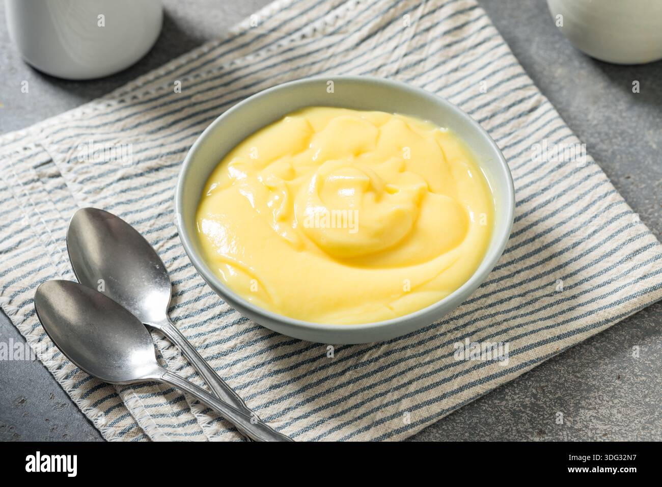 Dolce budino bianco alla vaniglia francese fatto in casa per dessert Foto Stock