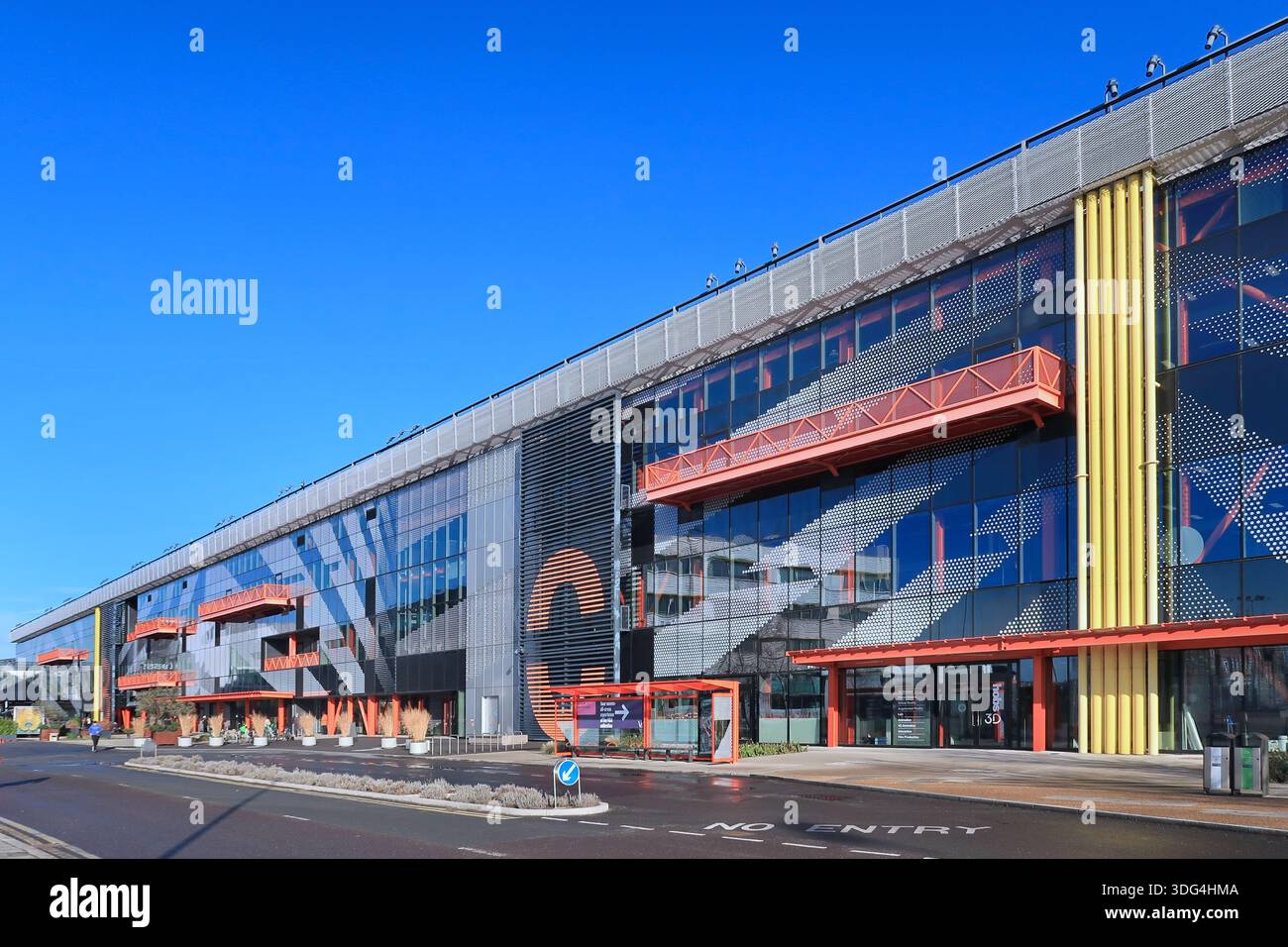 Qui East, Stratford - la nuova tecnologia e lo spazio di lavoro hub creato dal vecchio edificio del London Olympic media Centre del 2012. Foto Stock