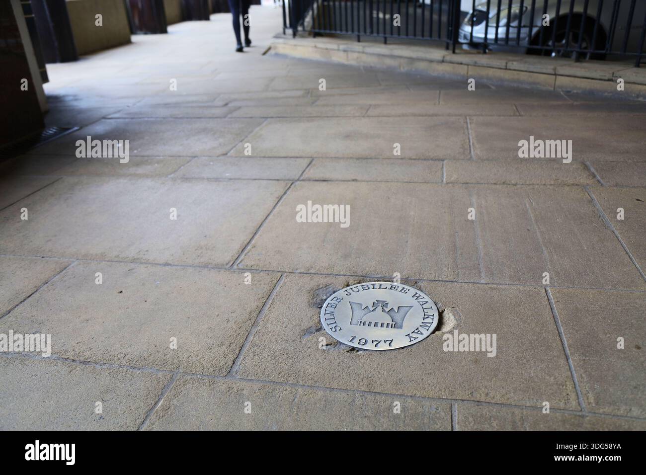 LONDRA, Regno Unito - 8 LUGLIO 2024: Cartello con la scritta Silver Jubilee Walkway lungo il Tamigi a Londra. Foto Stock