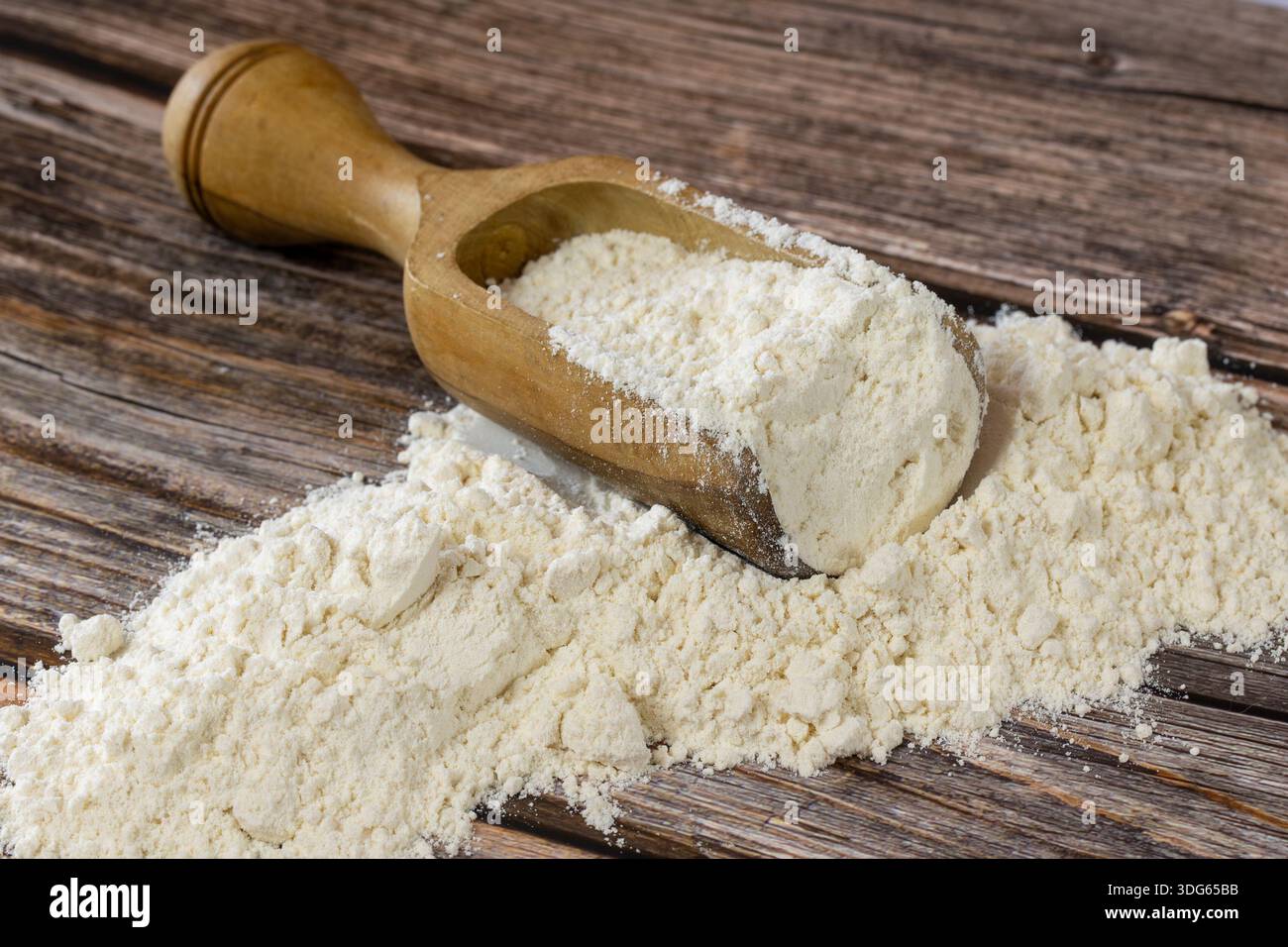 Farina su legno rustico naturale Foto Stock