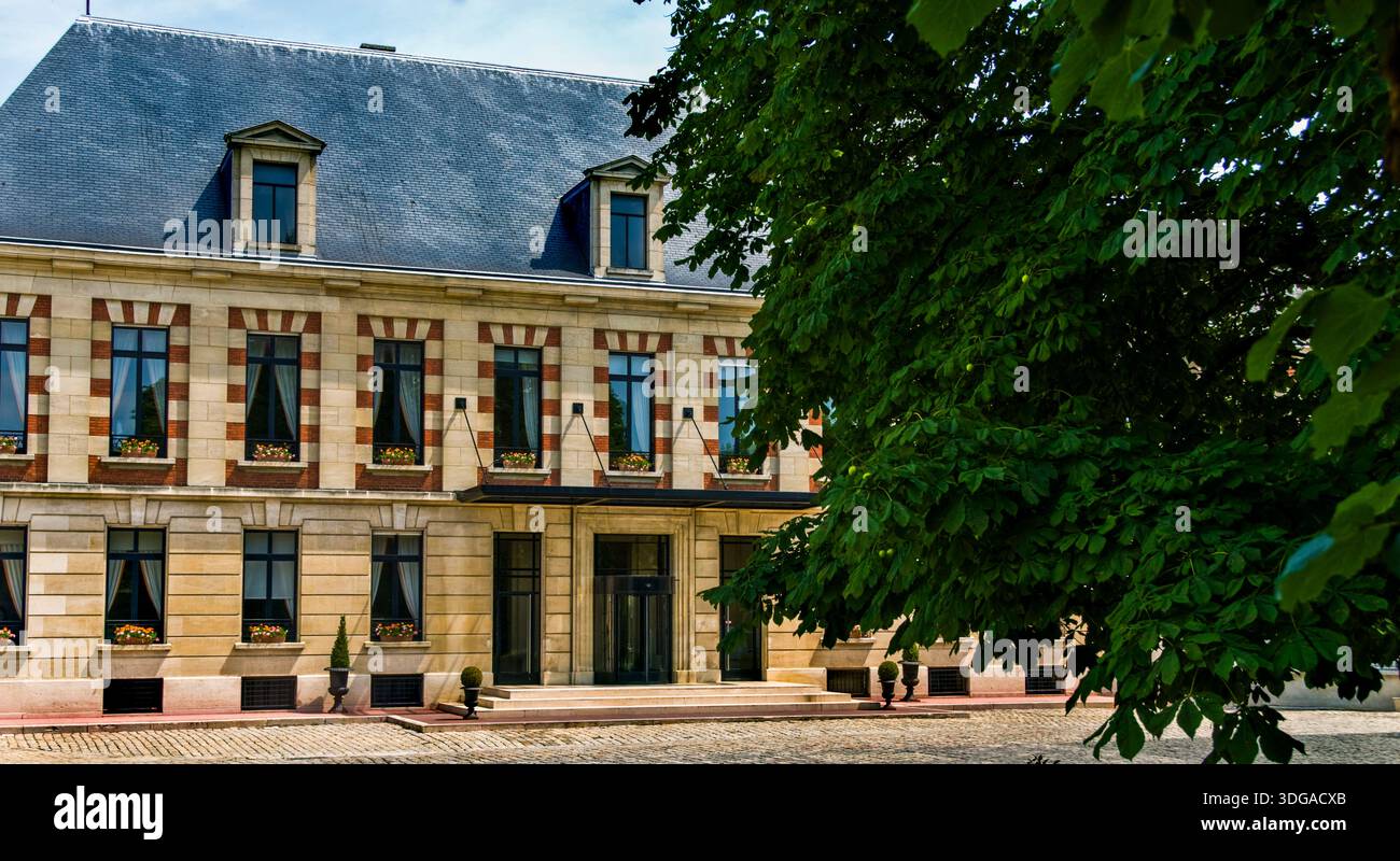 Reims, Francia, Veuve Clicquot Ponsardin Champagne Corporate Building, 12, Rue du Temple. Architettura classica. Foto Stock