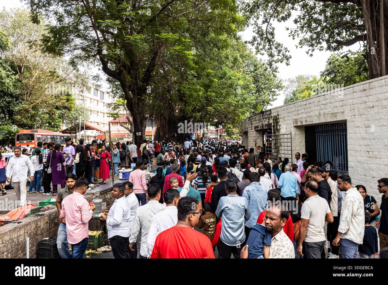 Ufficio prenotazioni Gateway Elephanta Ferry, affollata di biglietterie, Apollo Bandar, Colaba, Mumbai, India, Asia meridionale, Asia Foto Stock