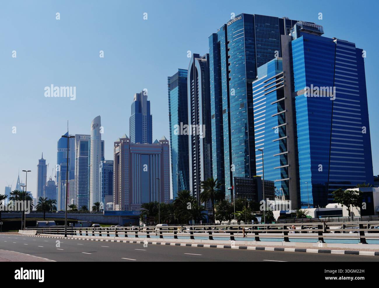 Sheikh Zayed Road, Dubai, Emirato di Dubai, Emirati Arabi Uniti Foto Stock