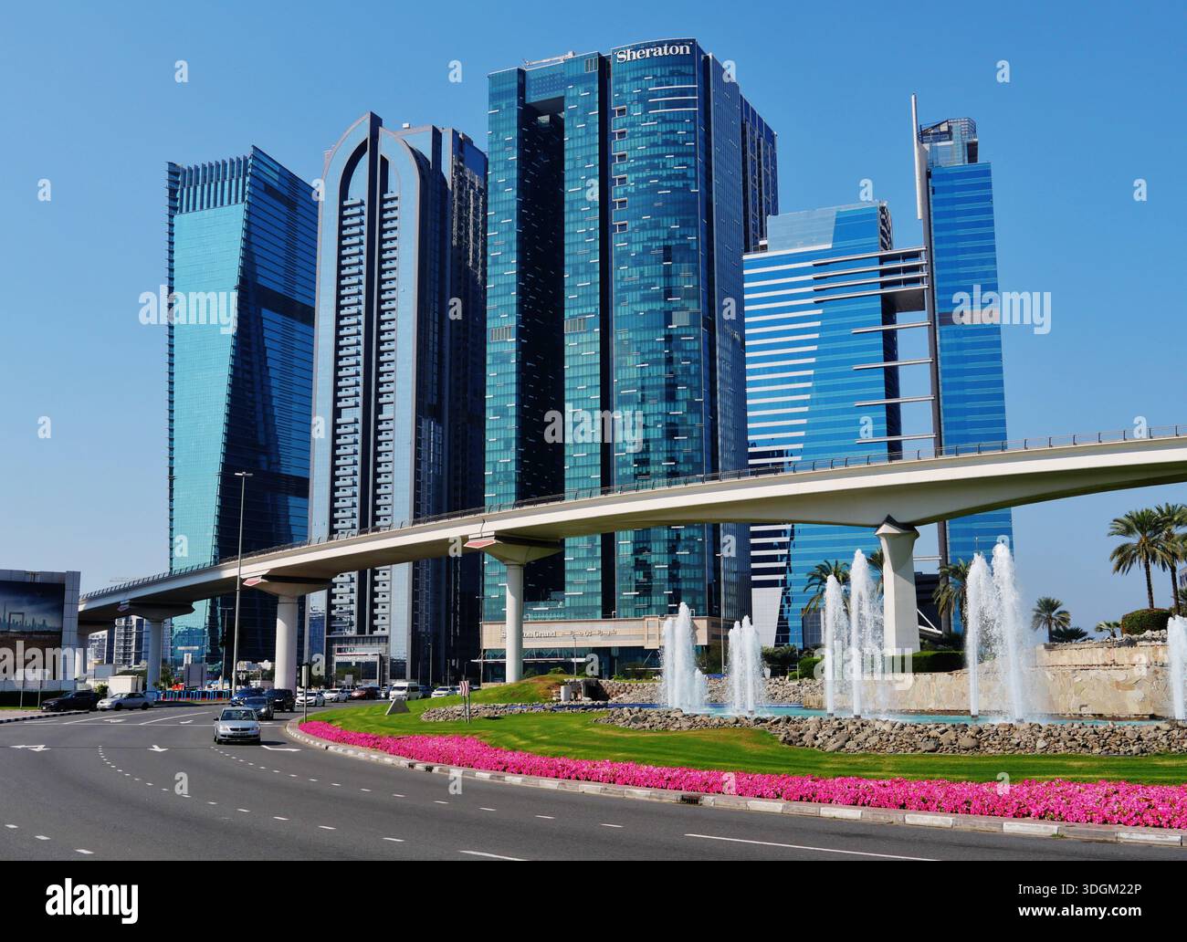 Sheikh Zayed Road, Dubai, Emirato di Dubai, Emirati Arabi Uniti Foto Stock