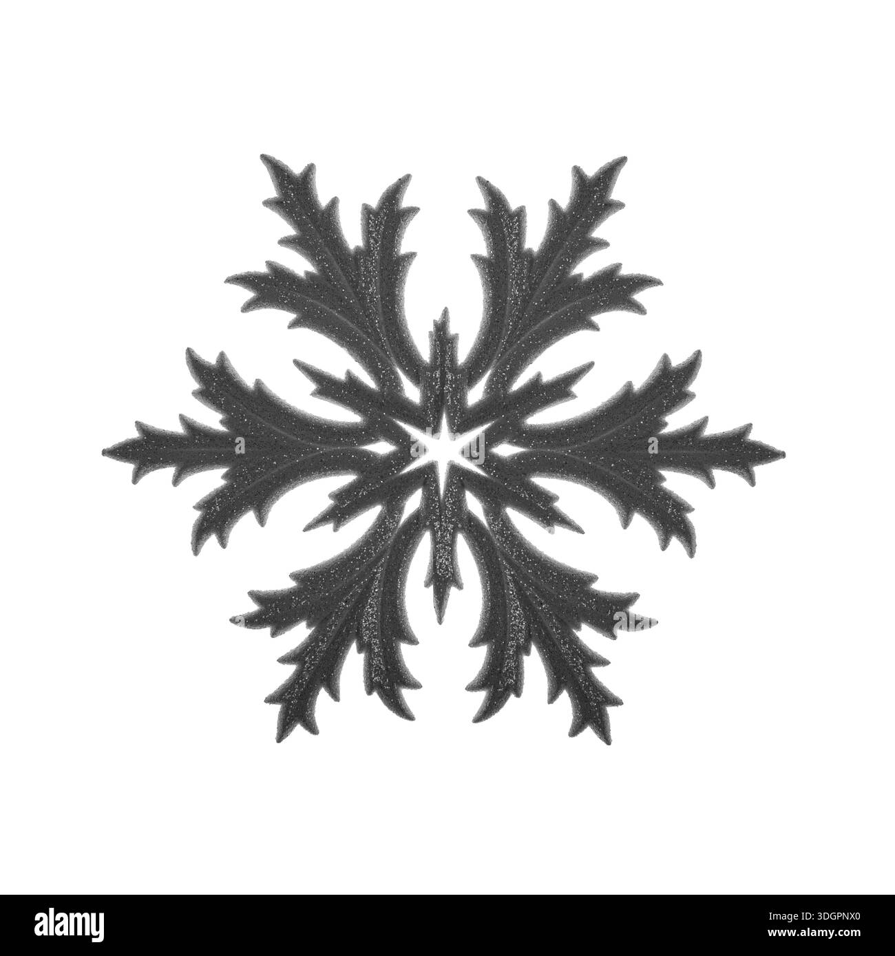 Un singolo ornamento grigio scuro con fiocco di neve e una texture glitterata è centrato su un bianco solido. Foto Stock