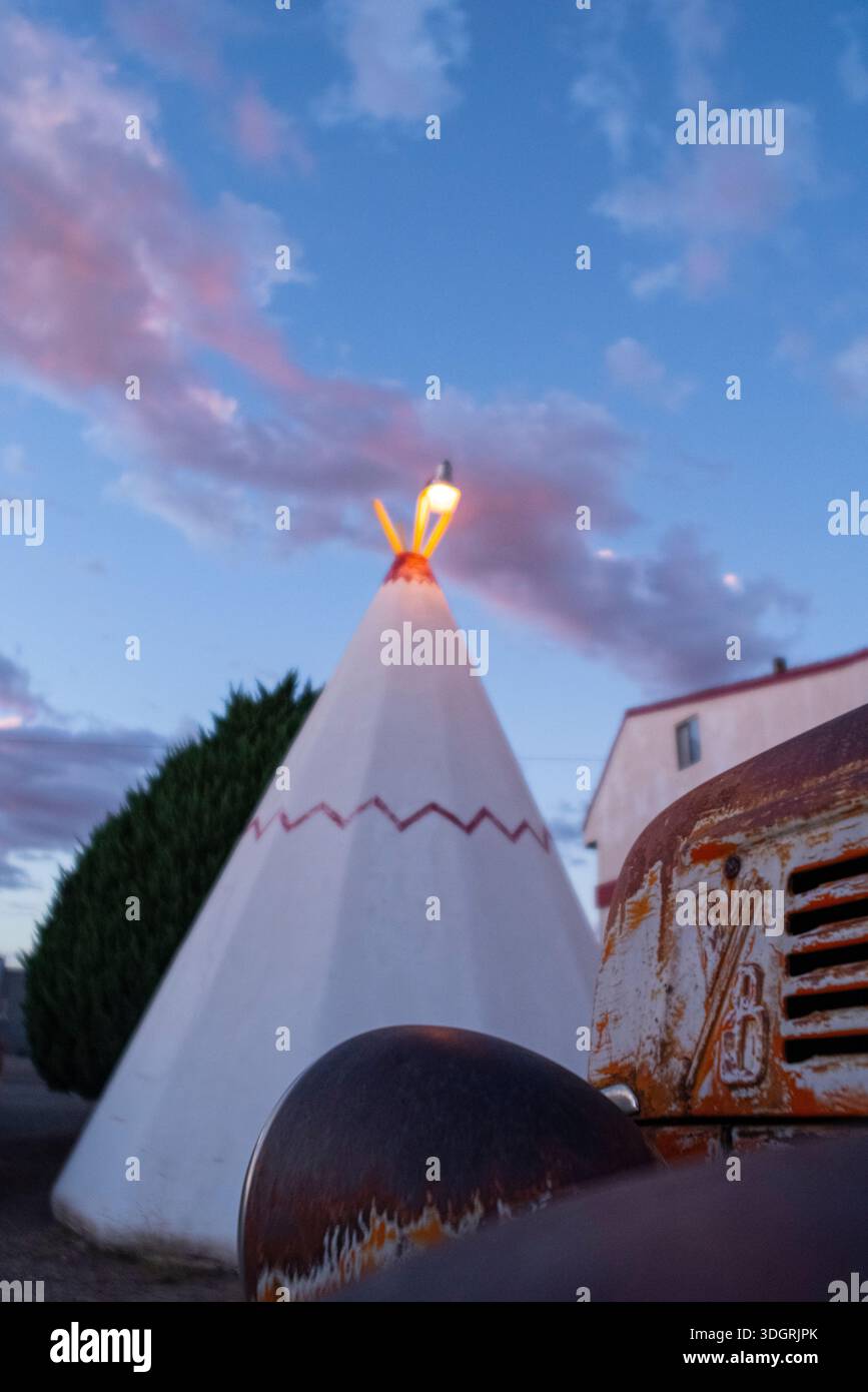 Wigwam Motel teepee and Truck, Route 66, Holbrook, Arizona Foto Stock