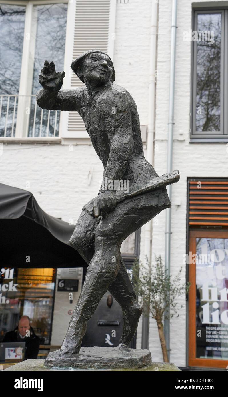 Statua del Mestreechter Geis (Spirito di Maastricht), una scultura in bronzo situata nella zona di Stokstraat di Maastricht, Paesi Bassi Foto Stock