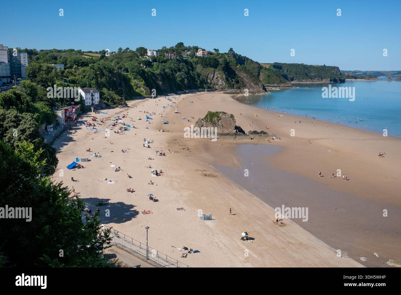 North Beach ; Tenby ; Pembrokeshire;West ; Galles;Gasker rock;sabbia; Foto Stock