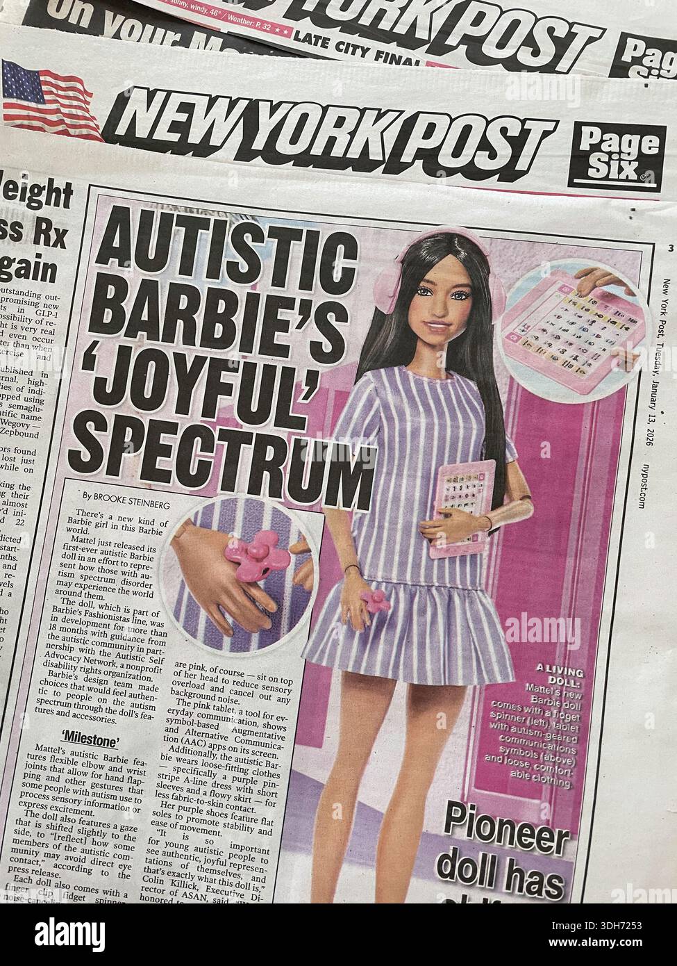 Articolo di Still Life of New York Post su The Introduction of Autistic Barbie Doll, 2026, NYC, USA - Immagine stock catturata con smartphone