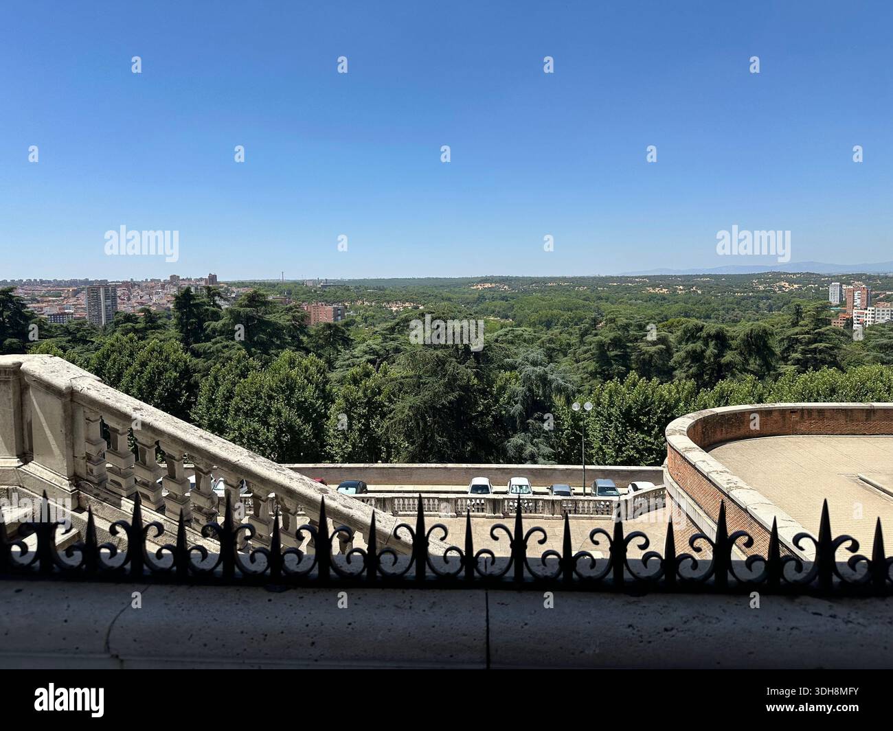Vista dalla terrazza del Palazzo reale di Madrid - Immagine stock catturata con smartphone