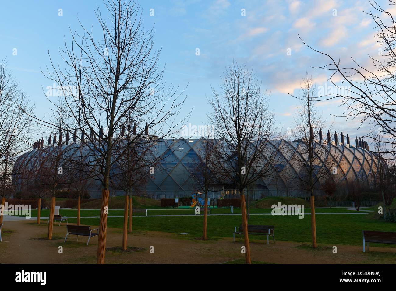 La Courneuve, Francia - 18 gennaio 2026 : il campus del Paris Digital Park di Digital Realty dispone di quattro data center interconnessi a la Courneuve, un distri Foto Stock