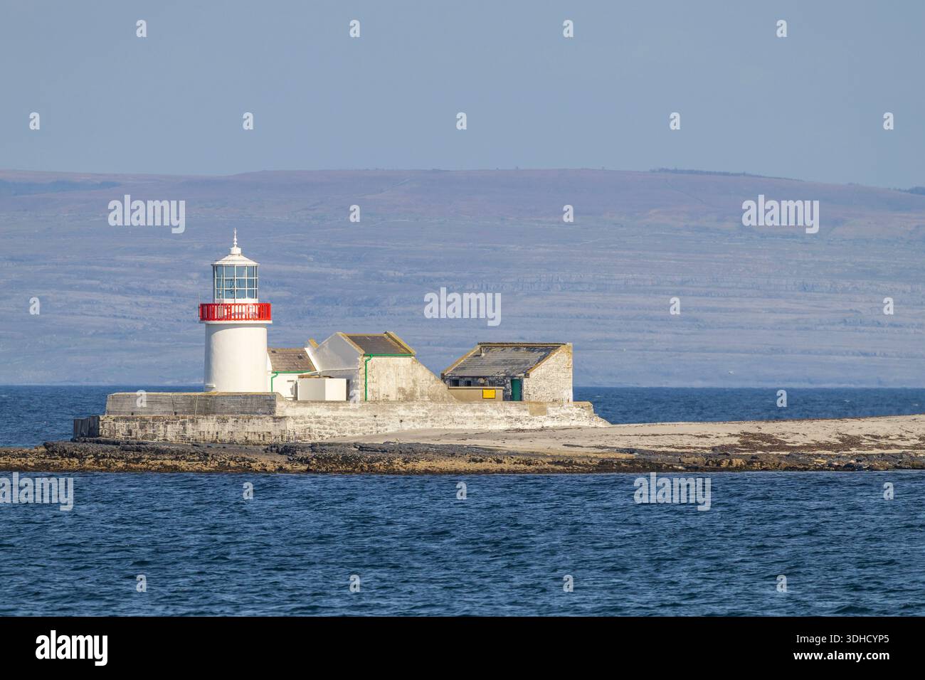 Irlanda, Galway County, Aran Islands, Inishmore Island, Inishmore, faro di Inishmore, faro di Dogs Head Foto Stock