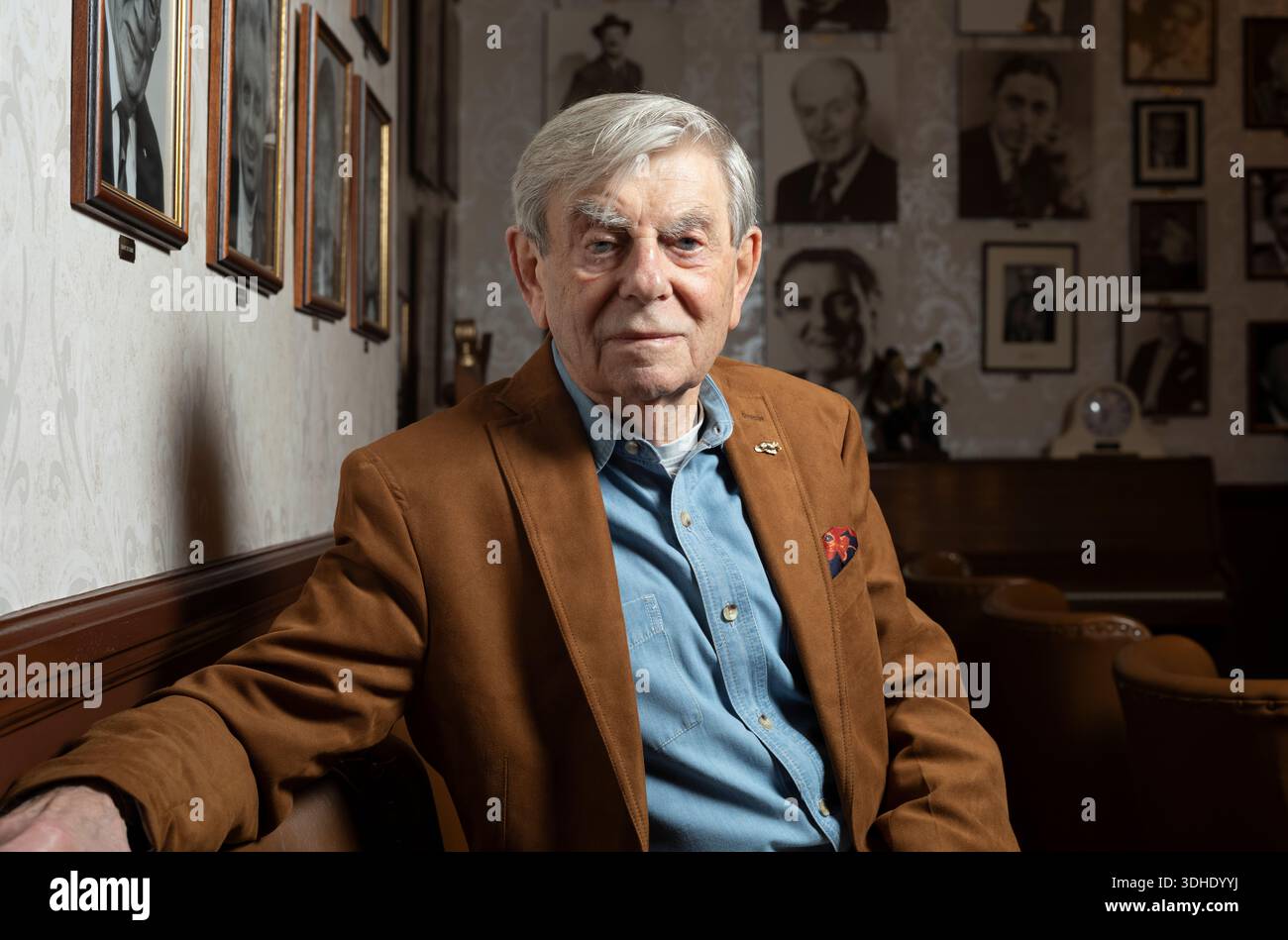 Melvyn Hayes, attore inglese e doppiatore con una carriera che dura più di sette decenni, tra cui IT Ain't Half Hot Mum e Summer Holiday. Foto Stock