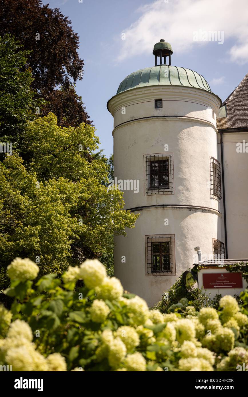 Torretta esterna del castello di Tratzberg, o Schloss Tratzberg a Jenbach, Tirolo, Austria, Europa centrale. Foto Stock