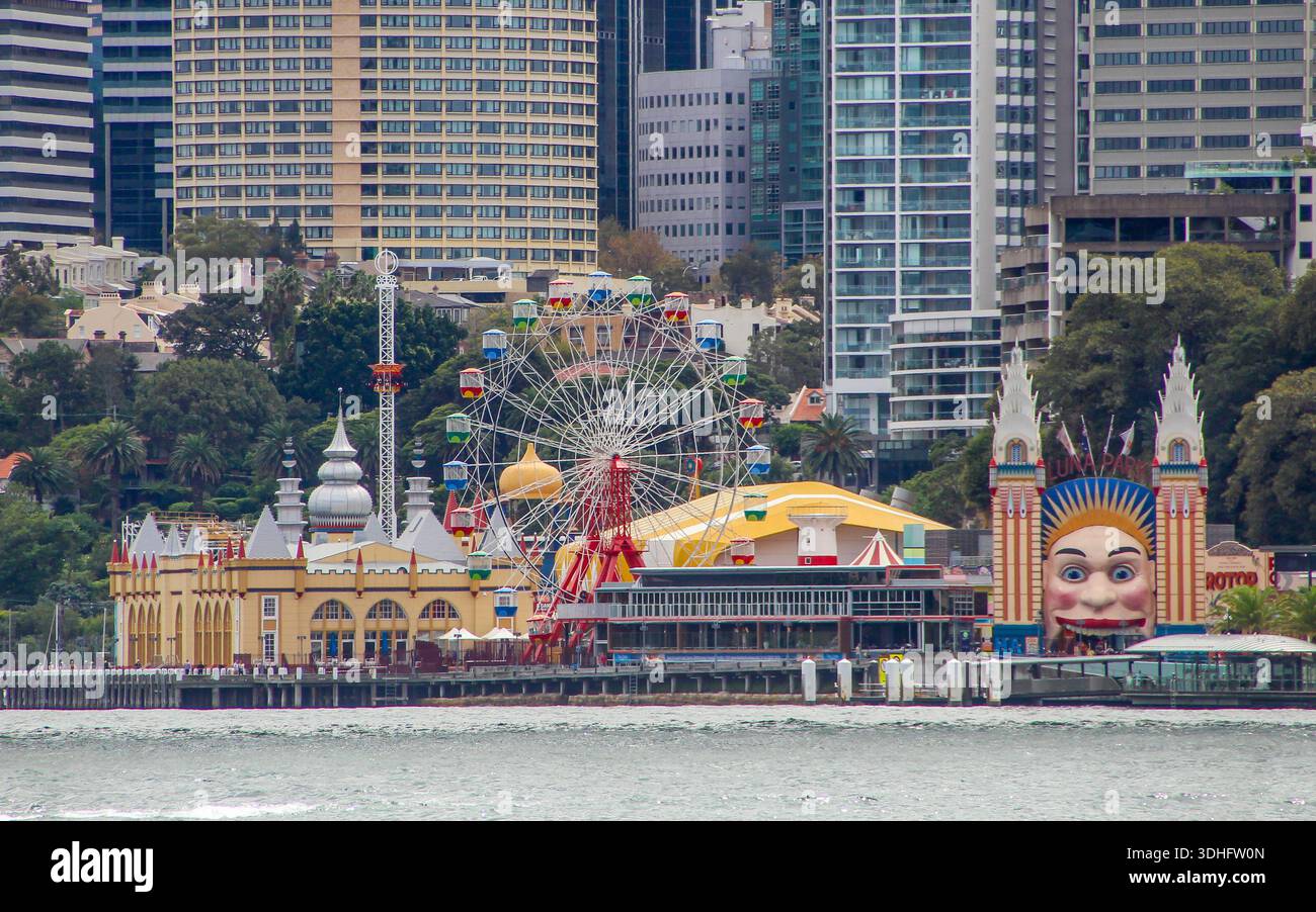 Luna Park a Sydney, Australia visto dall'acqua Foto Stock