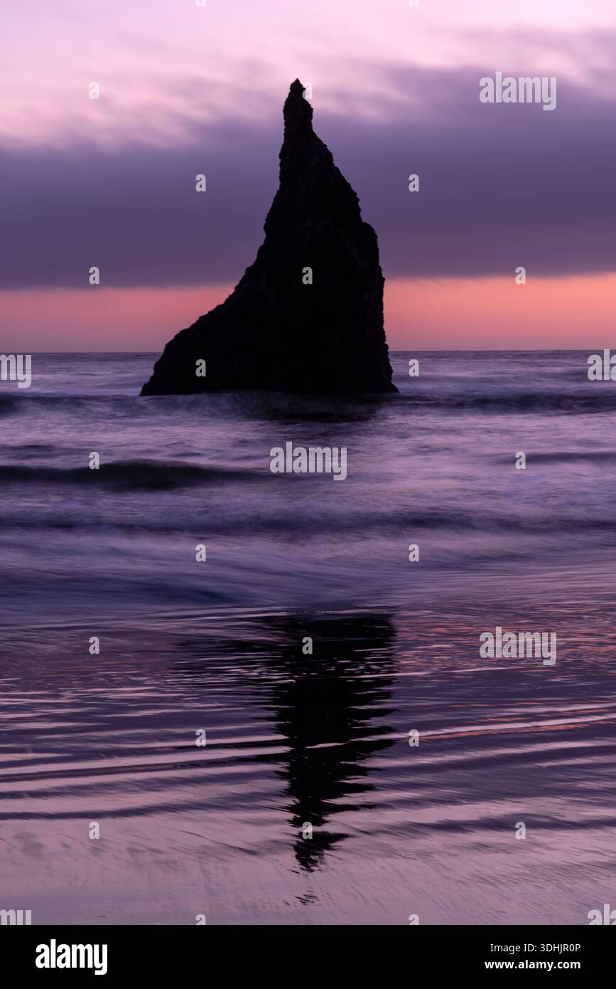 Montagne marine al tramonto, Bandon, Oregon Foto Stock