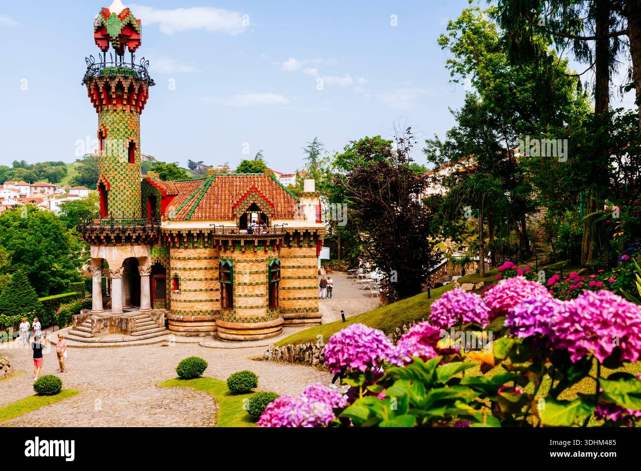 El Capricho è una villa a Comillas, Cantabria, Spagna, progettata da Antoni Gaudí. Fu costruito tra il 1883 e il 1885 per l'uso estivo di un ricco cliente, Máxi Foto Stock