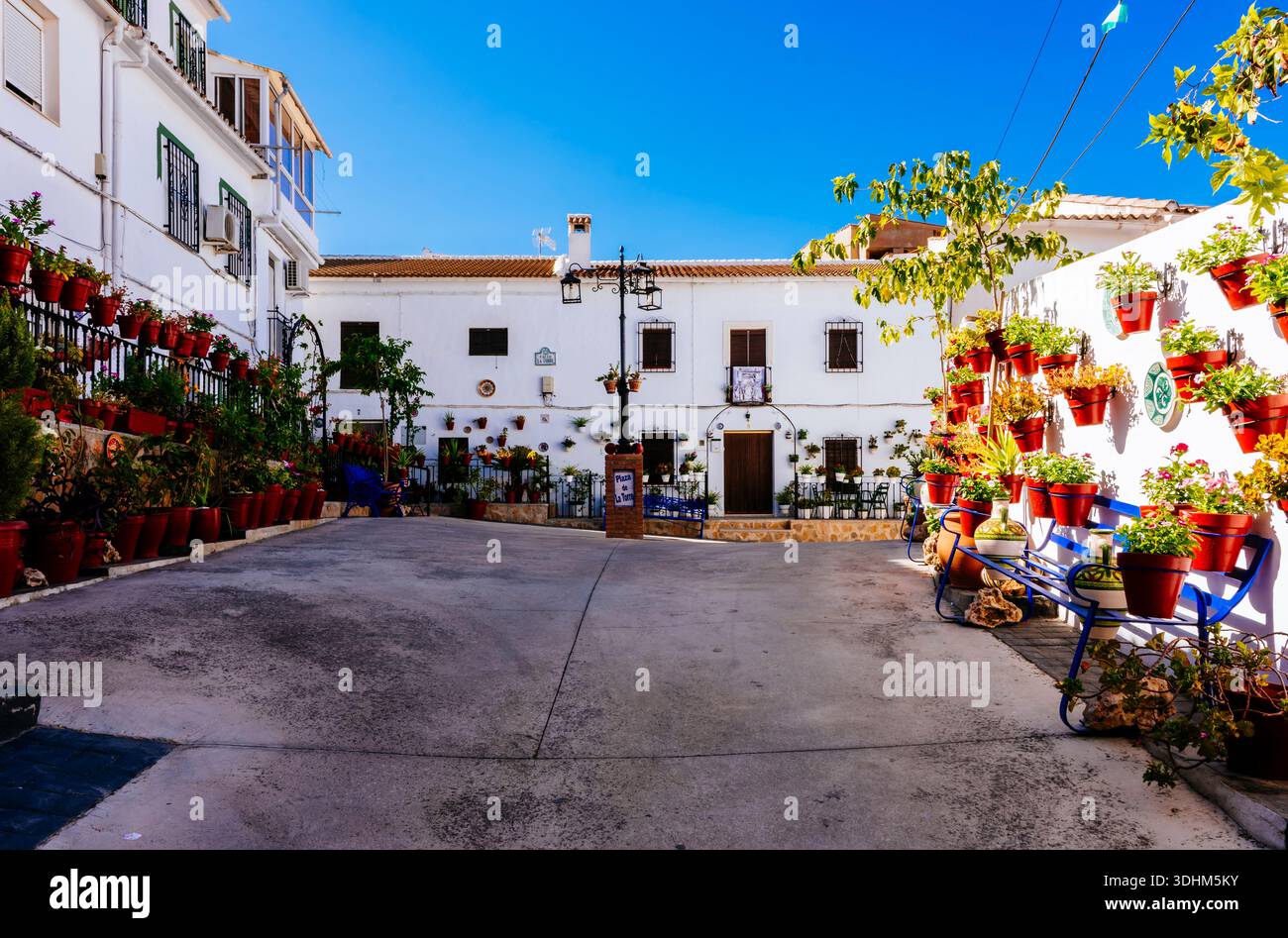 Plaza de la Torre - Piazza la Torre. Iznájar, Córdoba, Andalucía, Spagna, Europa Foto Stock