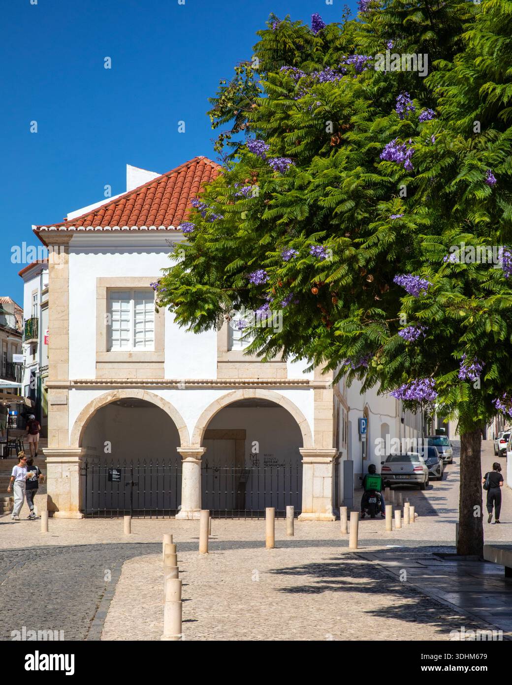 Lagos, Portogallo - 23 settembre 2025: Mercado de Escravos a Lagos, Portogallo - dove si trova la Rota da Escravatura - parte del Museo di Lagos Foto Stock