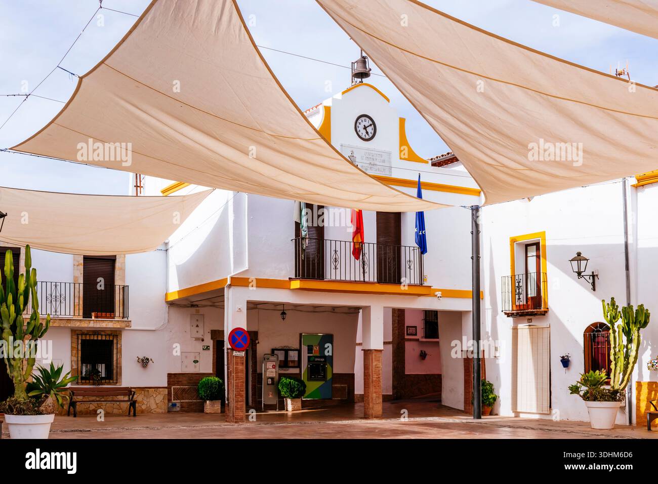 Edificio del municipio in Plaza Nuestra Señora Virgen de la Salud. Jimera de Líbar, Sierra de Ronda, Málaga, Andalucía, Spagna, Europa Foto Stock