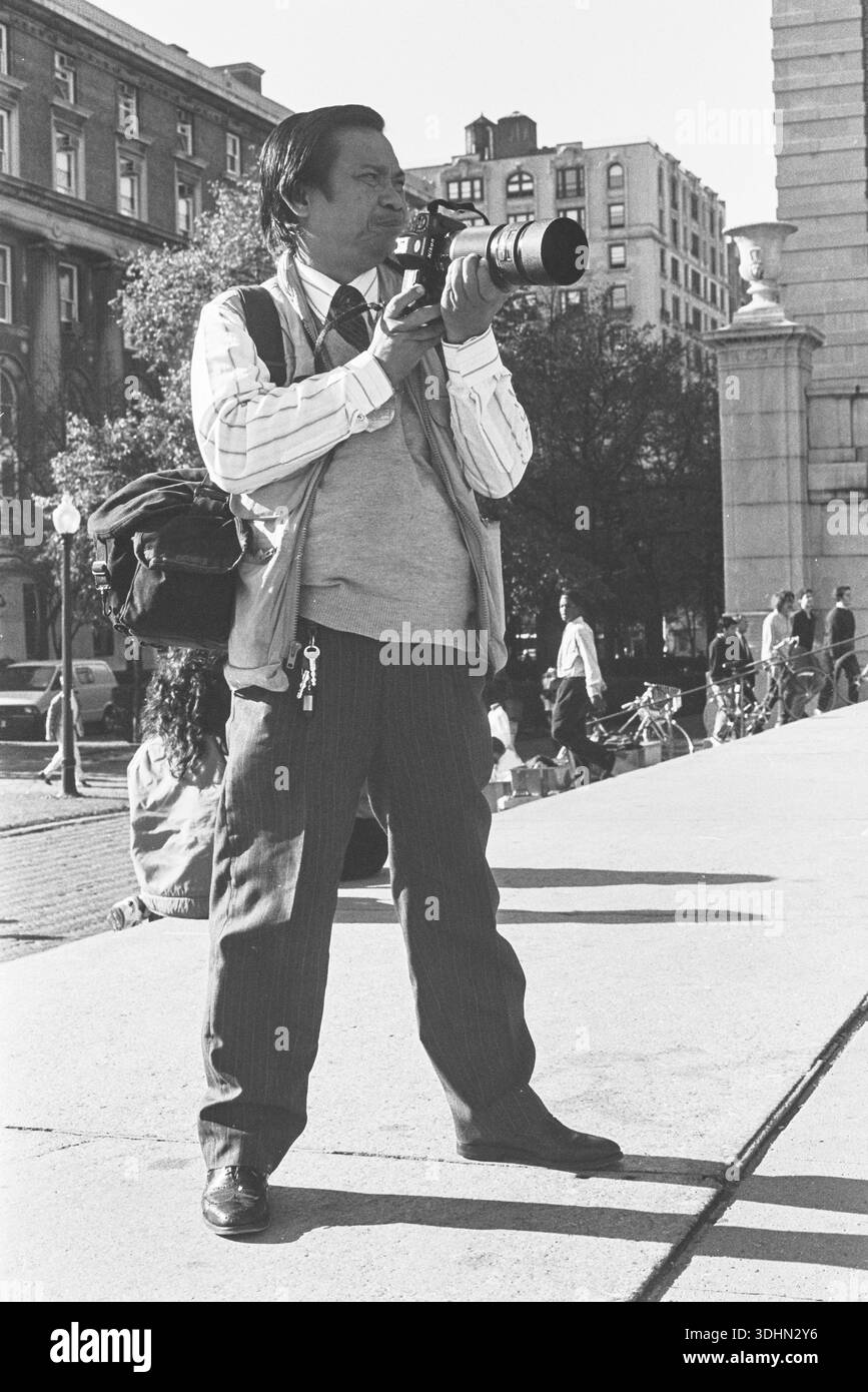 Dith Pran, soggetto di "The Killing Fields", catturato mentre era in missione alla Columbia University. New York, New York, 15 ottobre 1990. Foto Stock