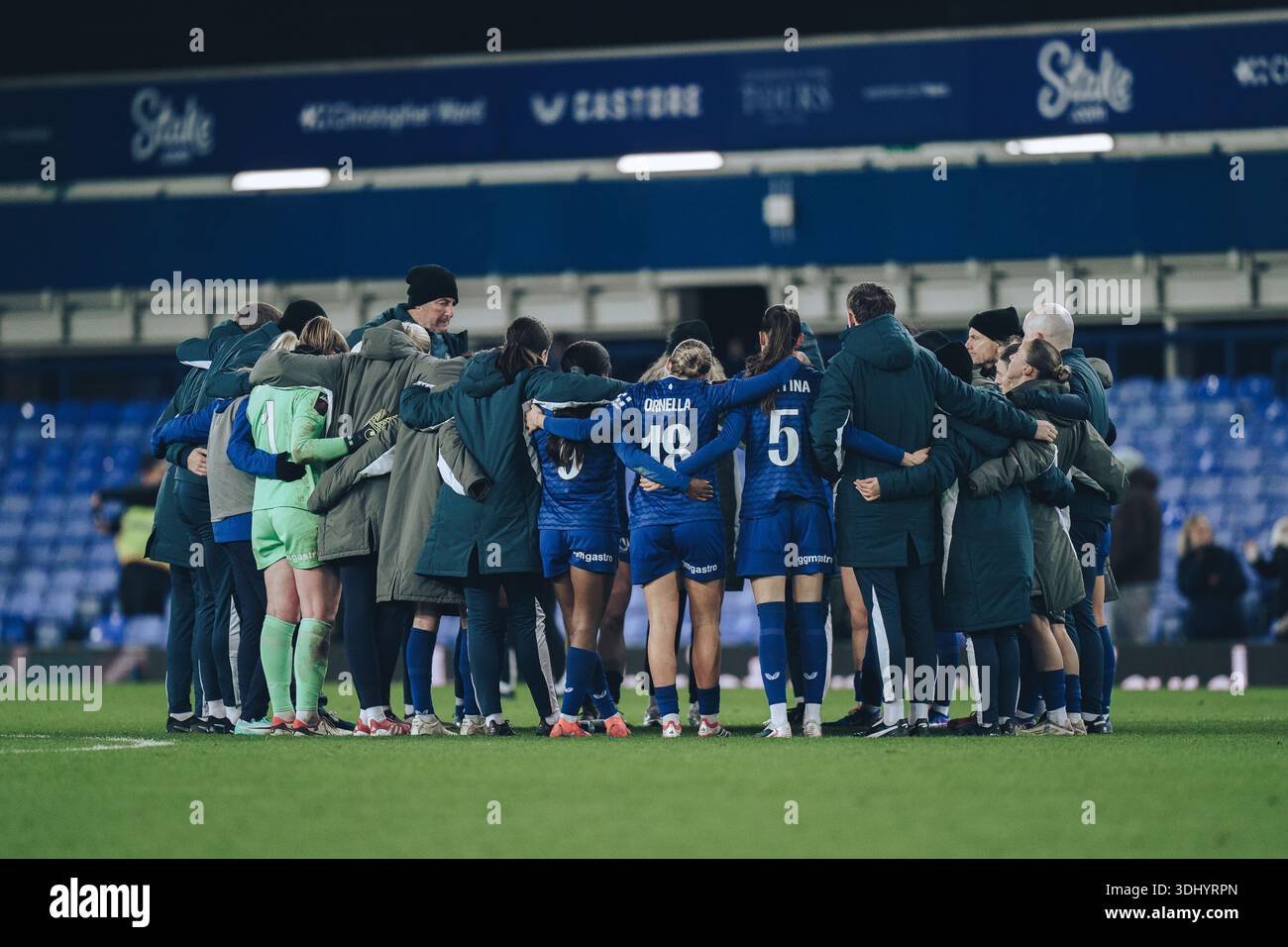 Liverpool, Regno Unito, 23 gennaio 2026: Il team Everton si riunisce dopo la sconfitta contro Brighton Women nella WSL a Goodison Park, Adam Edwards/Alamy Live News Foto Stock