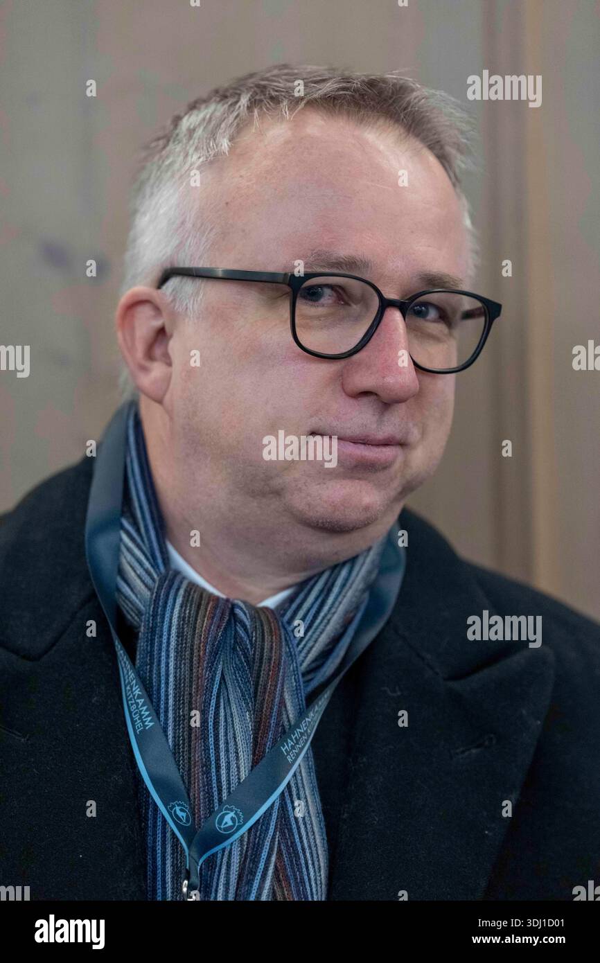 KITZBUEHEL, OESTERREICH 24. JAENNER: DAS Bild zeigt den oesterreichischen Comedy-Autor Peter Klien waehrend der VIP-Gaeste beim FIS Alpinen Skiweltcup Herren-Abfahrt a Kitzbuehel AM 24. 2026 gennaio a Kitzbuehel, OESTERREICH, TIROLO. KITZBUEHEL, AUSTRIA - 24 GENNAIO: Immagini mostrano lo scrittore austriaco Peter Klien. Durante gli ospiti VIP durante la Coppa del mondo di sci alpino FIS discesa maschile a Kitzbuehel a KITZBUEHEL il 24 gennaio 2026 a Kitzbuehel, AUSTRIA, TIROLO. Copyright: XIBEX.agencyx xKlausxPressbergerx Foto Stock