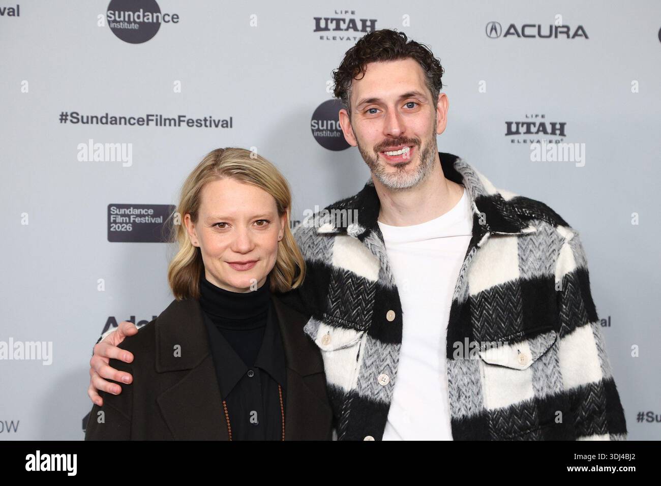 Ut. 24 gennaio 2026. Mia Wasikowska, Blake Harrison agli arrivi per la FING! Anteprima al Sundance Film Festival 2026, Eccles Theater, Park City, UT, 24 gennaio 2026. credito: JA/Everett Collection/Alamy Live News Foto Stock