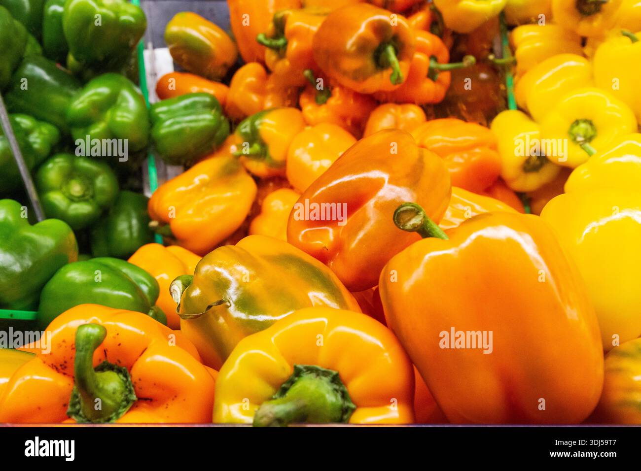 Nord America, Messico, Nayarit, Bahia de Banderas, Nuevo Vallarta. Peperoni in vendita. Foto Stock