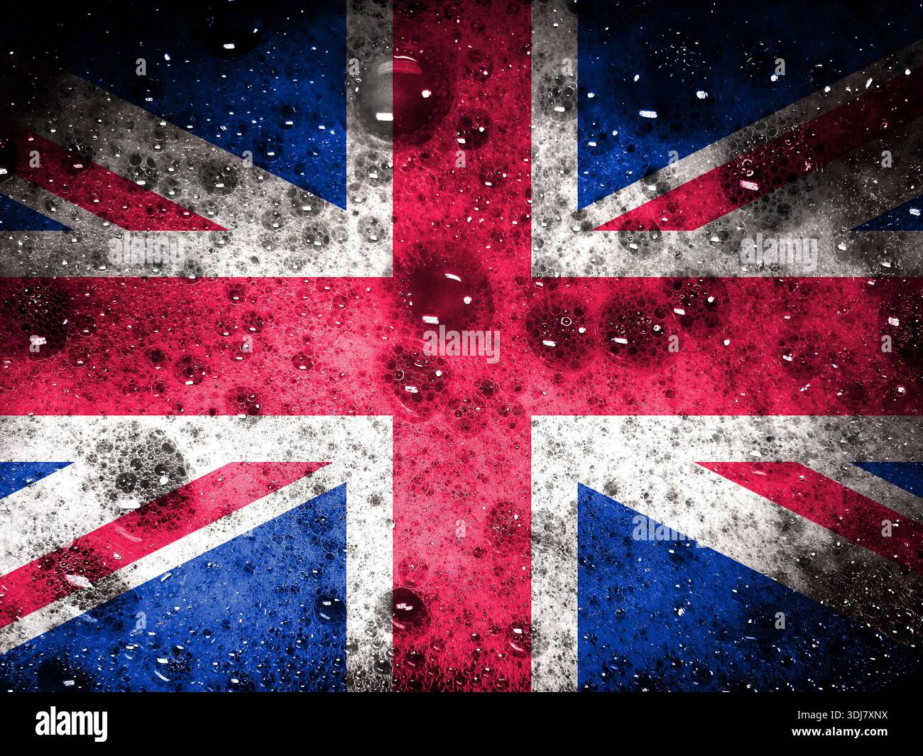 Doppia esposizione della spaventosa bandiera Union Jack. Mappa di base o uso dello sfondo. Bandiera britannica ologramma creativo a doppia esposizione Foto Stock