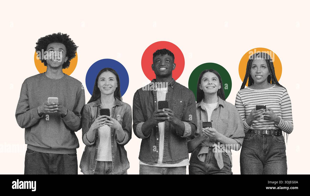 Gruppo di giovani che utilizzano smartphone e si divertono insieme in un ambiente creativo Foto Stock