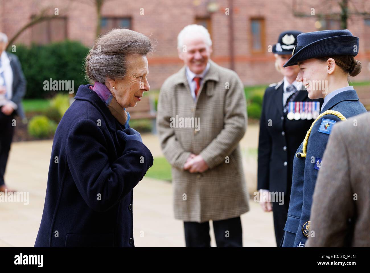 La Principessa reale arriva alla Scuola veterinaria dell'Università del Lancashire e viene accolta dai VIP Foto Stock