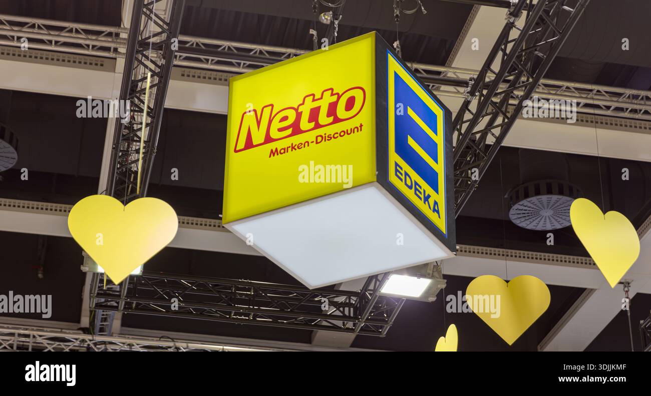 BERLINO, GERMANIA, 16 gennaio 2026: Foto dei loghi netto ed Edeka alla fiera Grüne Woche a Berlino Germania il 16 gennaio i loghi sono d Foto Stock