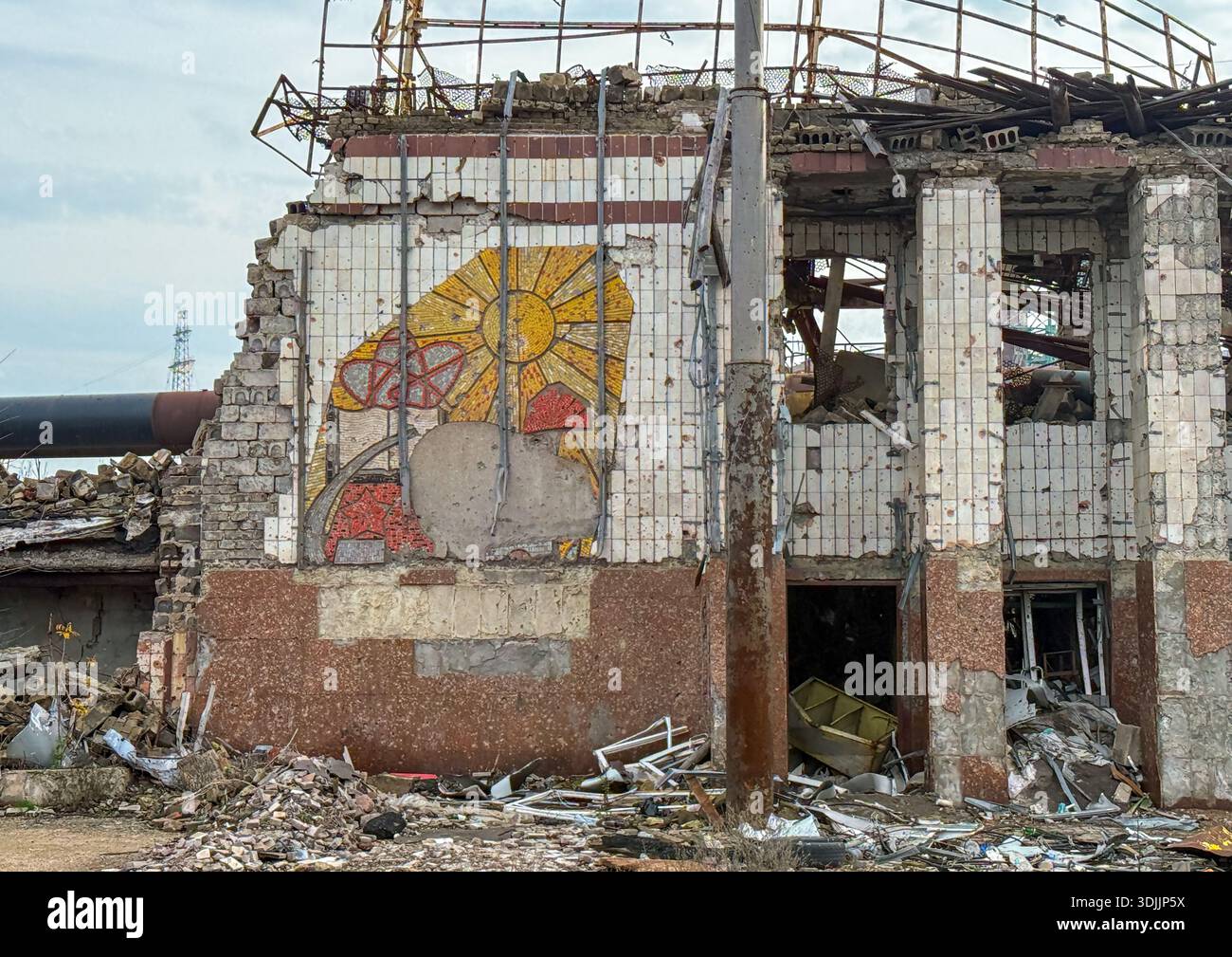 Strutture danneggiate presso le acciaierie Azovstal, Oblast' di Donetsk, Mariupol, Ucraina Foto Stock